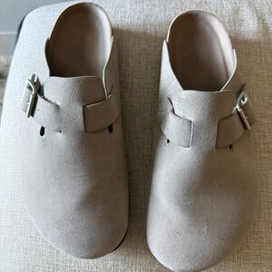 Universal Thread Tan Mules